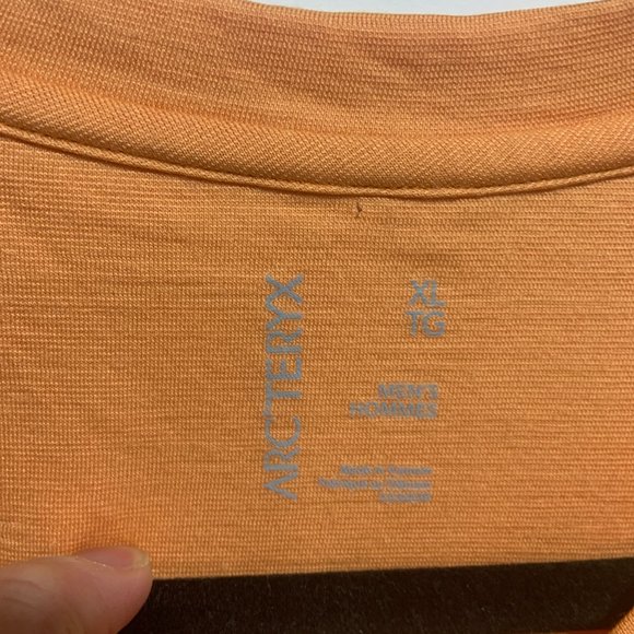 [SOLD] ARC’TERYX Crew Neck Short Sleeve Lightweight Wool Blend T-Shirt orange - Picture 3 of 4